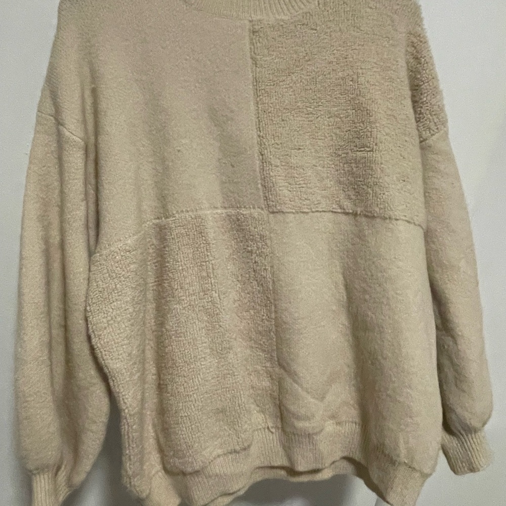Le Lis Textured Cream Women's Sweater